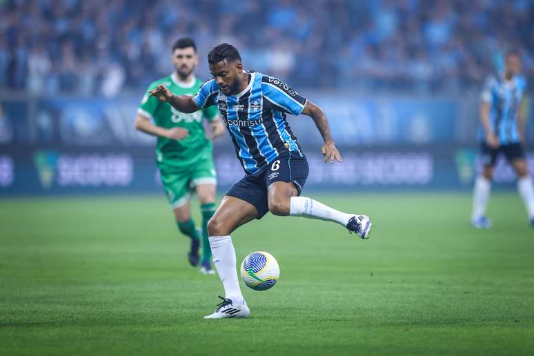 Reinaldo se despede do Grêmio (FOTO: LUCAS UEBEL/GRÊMIO FBPA)