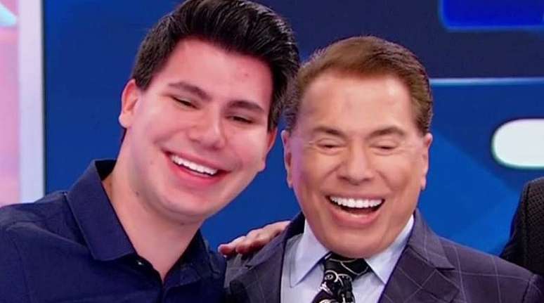 Em 2019, John Sakra divertiu a internet com a brincadeira de que seria filho de Silvio Santos