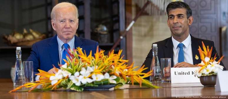 O presidente americano, Joe Biden, e o ex-premiê britânico Rishi Sunak. 2024 marcou duras derrotas para democratas nos EUA e conservadores no Reino Unido