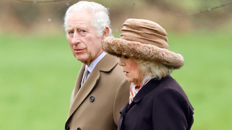 Rei Charles e rainha Camilla participam de missajogo do aviao casinoSandringham,jogo do aviao casinofevereiro