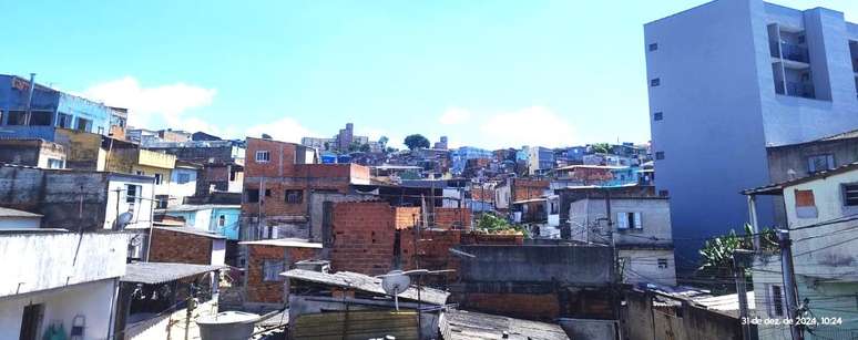 Vista do Batô, zona leste de São Paulo. Comunidade cresceu, melhorou e agora luta pela regularização dos terrenos e casas.