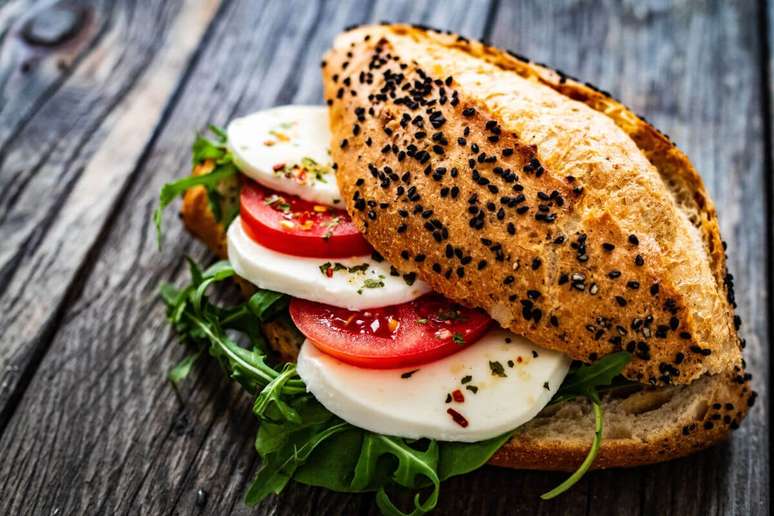 Sandu&iacute;che caprese