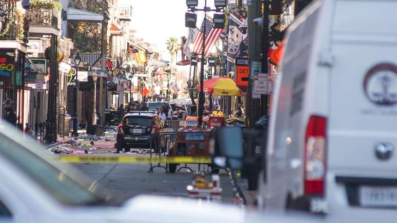 Área do French Quarter costuma ficar cheia de turistas e moradores no Ano Novo
