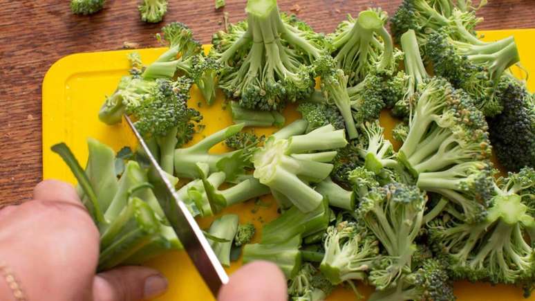 Zero waste: Learn a recipe with broccoli stems and leaves