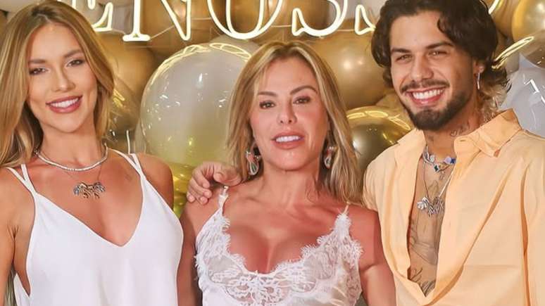 Poliana Rocha Shows Details of Luxurious Family New Year’s Eve Party; see photos