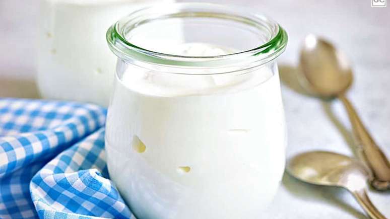 Lactose-free natural yogurt: prepare it at home and enjoy all the nutrients