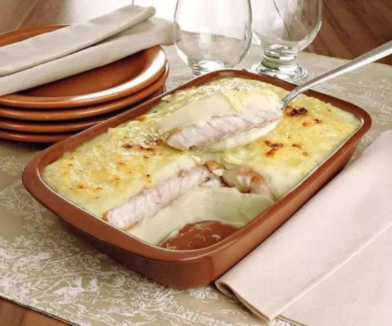 Pur&ecirc; recheado com peixe (Reprodu&ccedil;&atilde;o / Guia da Cozinha)