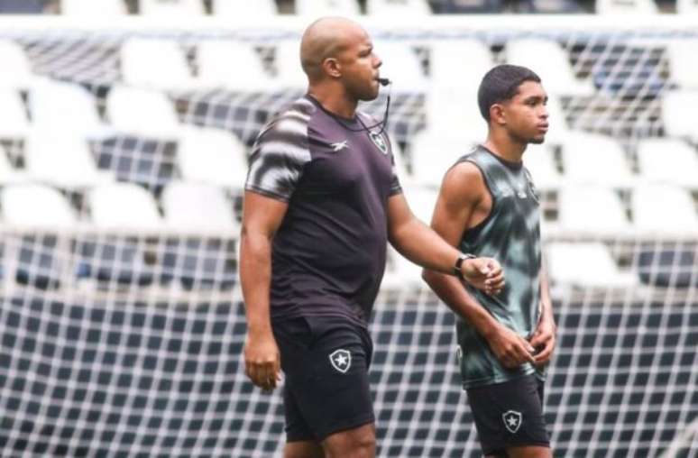 Arthur Barreto / BFR - Legenda: Leonardo Ramos comandará o time sub-17 que representará o Botafogo na edição de 2025 da Copinha SP