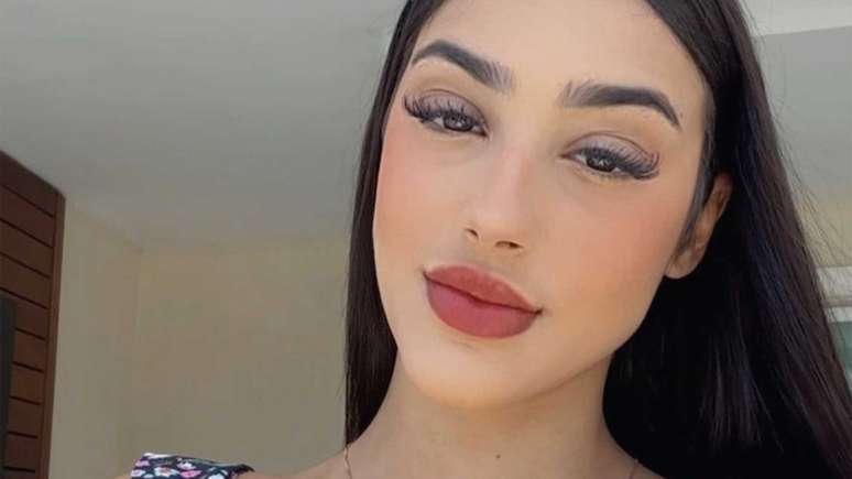 Pregnant, Bia Miranda appears with a suspicious cigarette and is detonated; I wait
