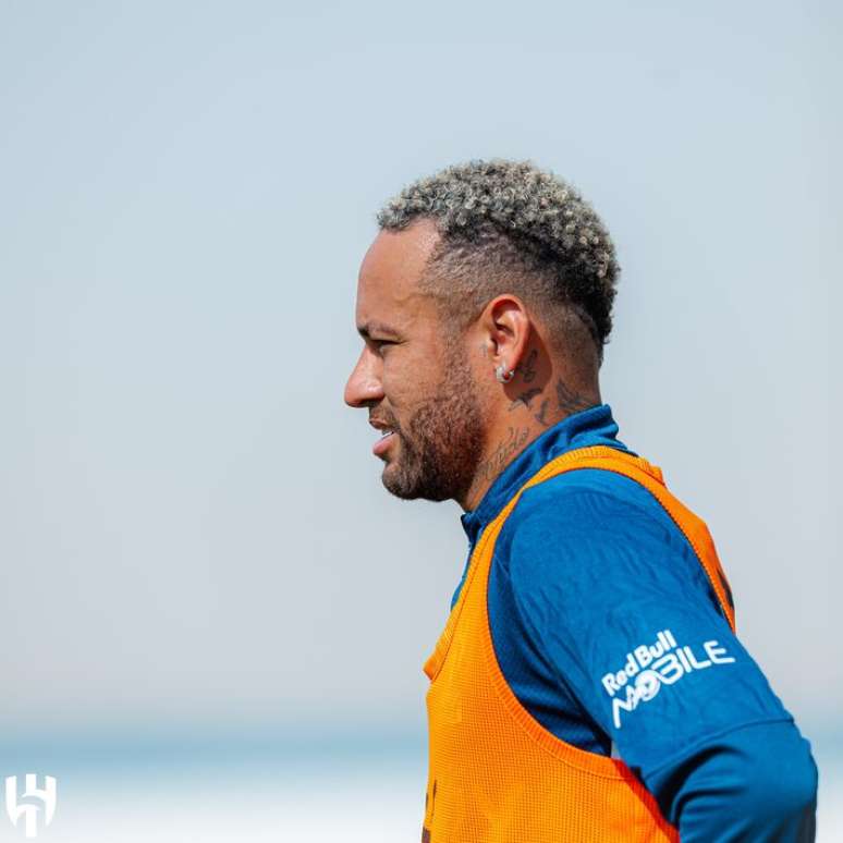 Neymar melewatkan sesi latihan Al-Hilal pertamanya setelah Malam Tahun Baru karena sakit perut