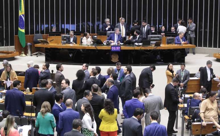 União Brasil é o partido com maior número de parlamentares a deixar mandato para assumir prefeitura.