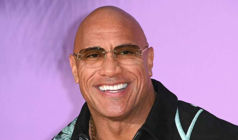 Saiba algumas curiosidades a respeito do astro Dwayne Johnson, estrela de 'Adão Negro' e de 'Velozes e Furiosos'.