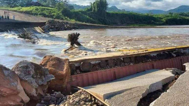 Ponte provisória foi levada pela correnteza do Rio Caí três meses após sua inauguração