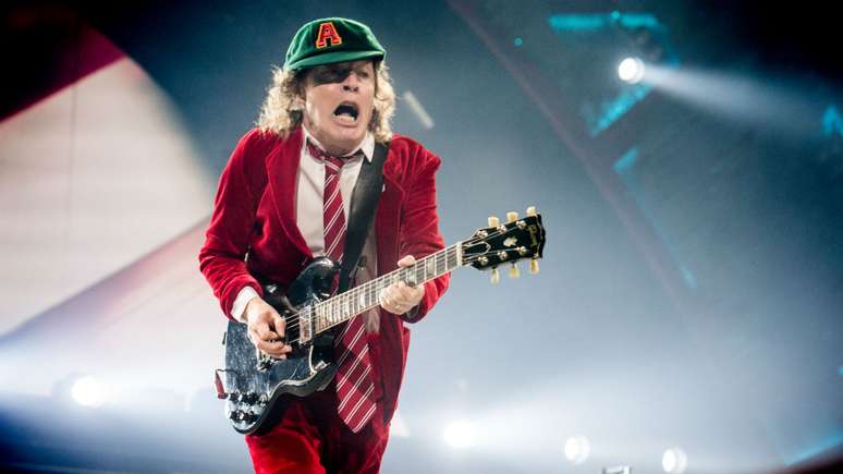 Angus Young já em tempos um pouco mais recentes 