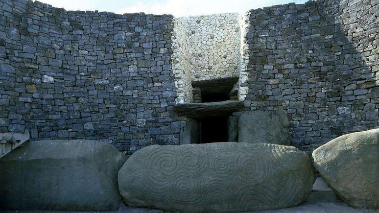 Controlar o tempo era importante para o povo da Idade da Pedra que construiu Newgrange, na Irlanda