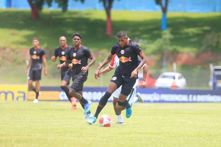 Cauê, jogador do time sub-20 do Red Bull Bragantino. 