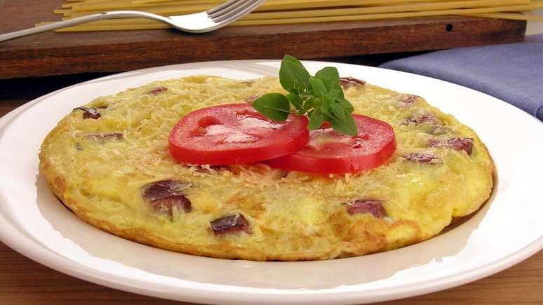 Omelete espaguete – Foto: Guia da Cozinha