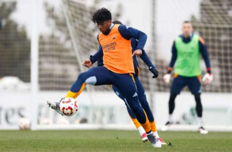 Foto; Divulgação/Real Madrid - Legenda: Endrick pode ganhar oportunidade como titular em jogo da Copa do Rei