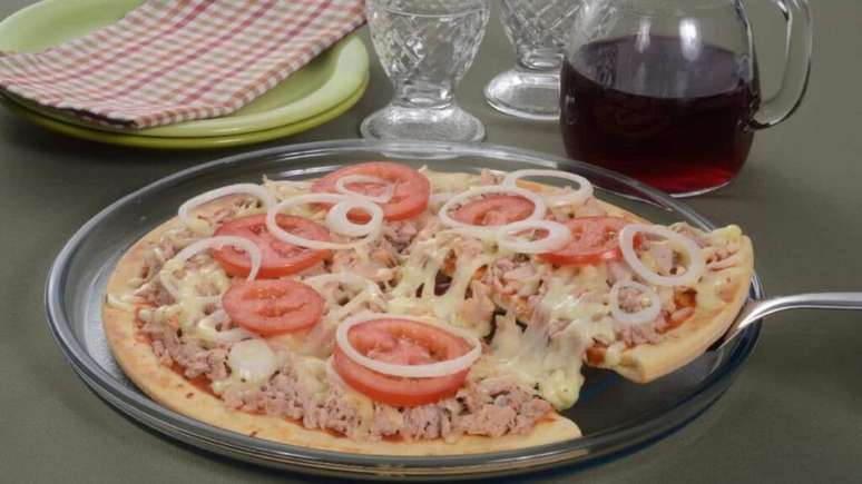 Pizza de atum de liquidificador – Foto: Guia da Cozinha