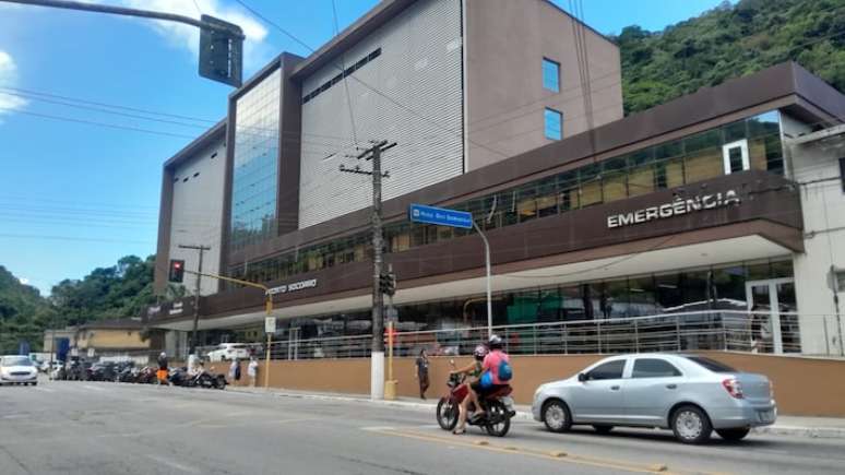 Hospital Casa de Saúde Guarujá registrou espera de até 3 horas para atendimento na sexta-feira, 3, devido ao aumento de casos de virose.