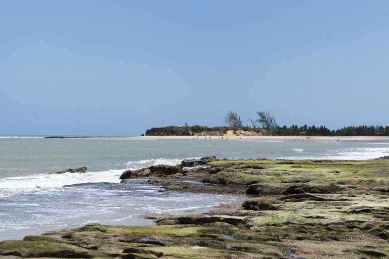 Na Praia de Tourinhos é possível apreciar o pôr do sol sobre o Atlântico 