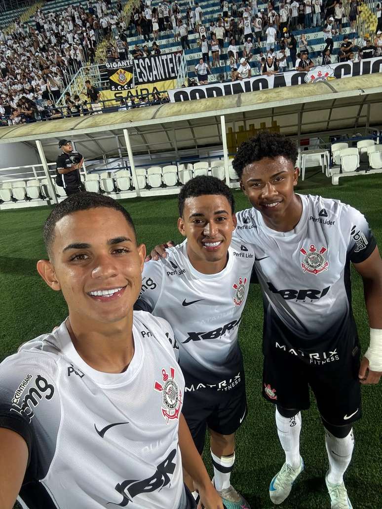 Corinthians vai bem e estreia com vitória tranquila na Copinha. 