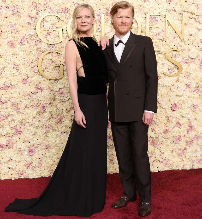 Jesse Plemons, fotografado comcomo baixar esporte betesposa Kirsten Dunst, foi indicado como melhor ator coadjuvante