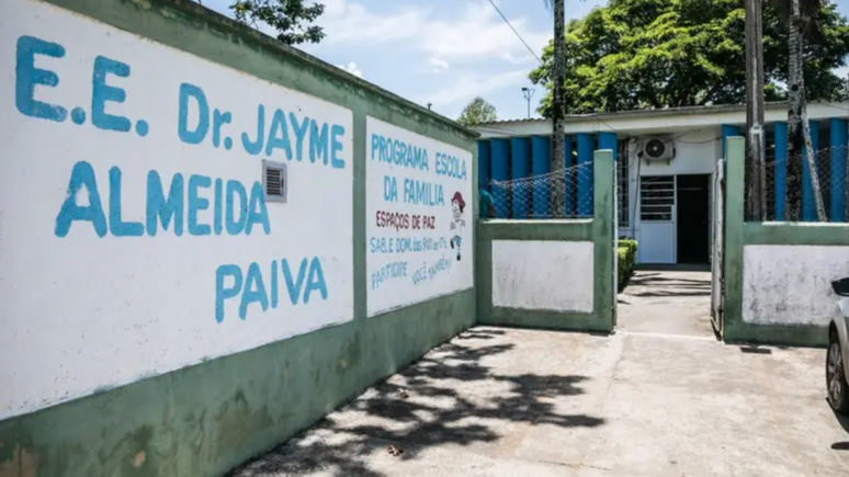 Escola onde Bolsonaro estudou hoje leva o nome do pai de Rubens Paiva