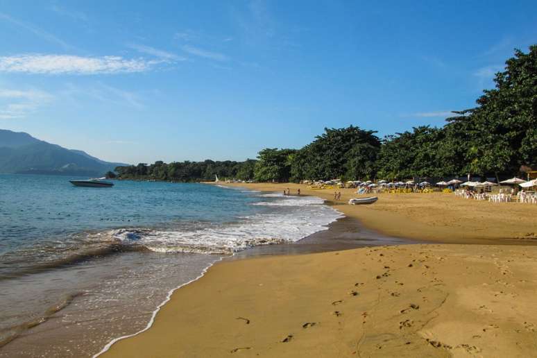 A Praia do Curral oferece uma excelente infraestrutura e um pôr do sol deslumbrante 