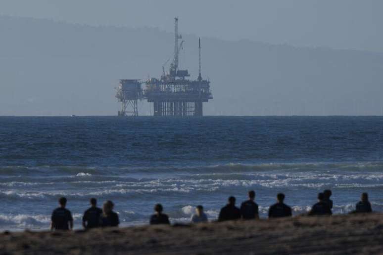 Plataforma de petróleo na Califórnia.  REUTERS/Mike Blake