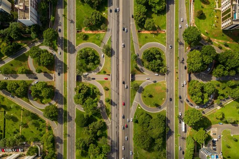 O Eixão de Brasília é perfeito para ciclistas, com rotas seguras e amplas nos dias de descanso 