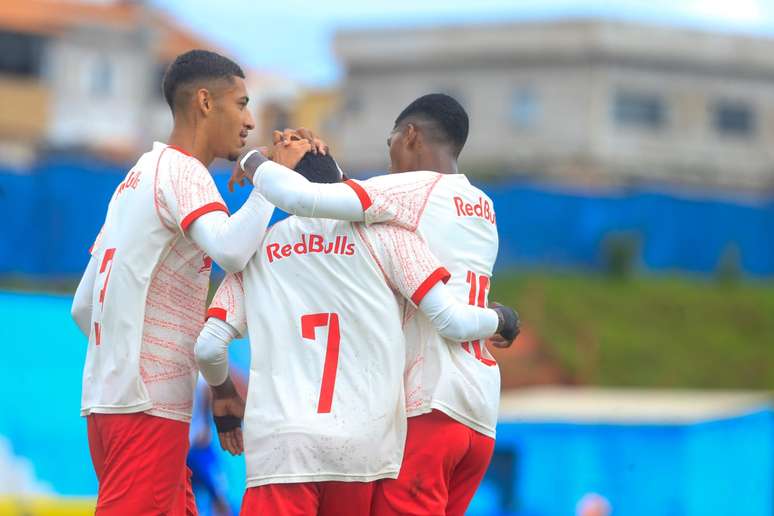 Jogadores do time sub-20 do Red Bull Bragantino. 