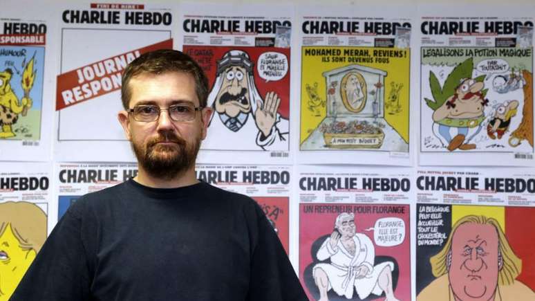 A atitude inabalável da revista Charlie Hebdo rendeu ao editor da revista, Stephane Charbonnier, ameaças de morte, bem como proteção policial 24 horas antes de sua morte