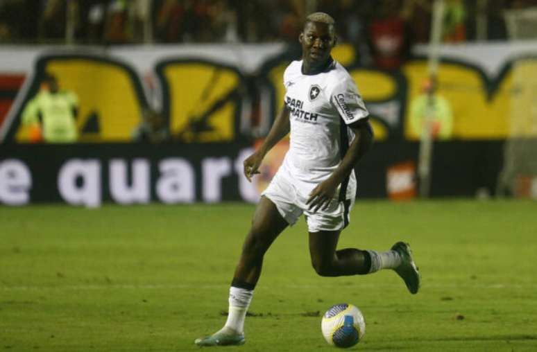 Arthur Barreto/Botafogo - Legenda: Patrick de Paula durante preparação para o Campeonato Carioca