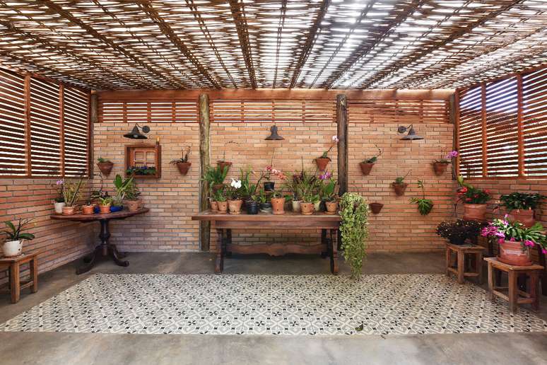 O cultivo de plantas também é bem-vindo em casas de veraneio Projeto: Rosangela Pena Arquitetura |