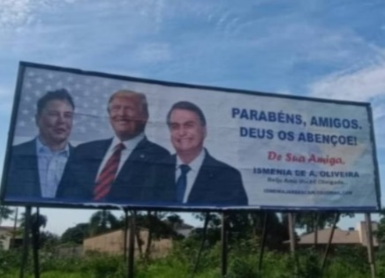 Dois outdoors instalados em Goiânia viralizaram nas redes sociais