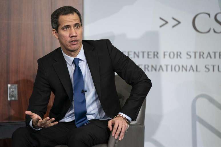 O então presidente da Assembleia Nacional Juan Guaidó se autoproclamou presidente da Venezuela em janeiro de 2019.