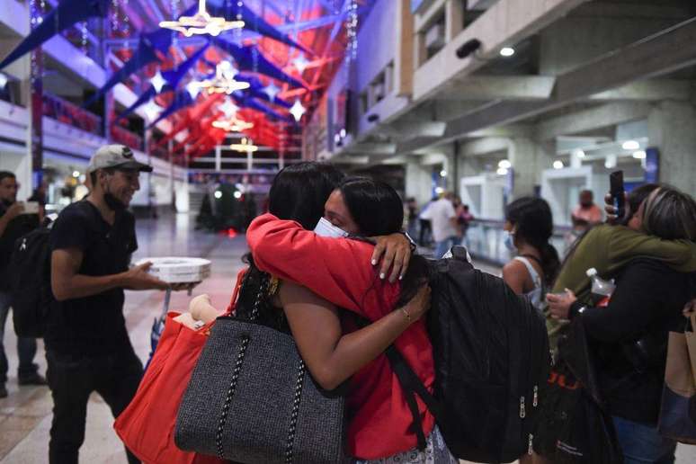 "Se Maduro ficar pela força, poderemos ver 4 ou 5 milhões de venezuelanos fugindo pelas fronteiras nos próximos meses" (María Corina Machado, líder da oposição na Venezuela).