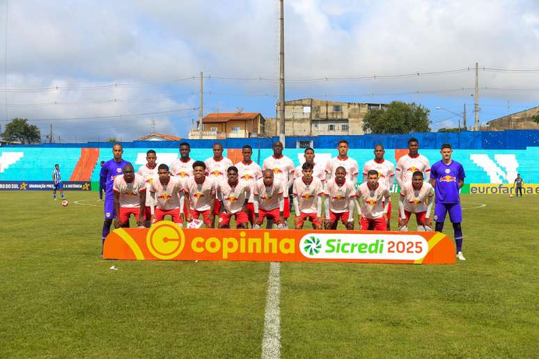 Jogadores do time sub-20 do Red Bull Bragantino. 