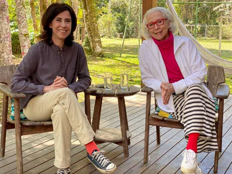 Fernanda Montenegro e Fernanda Torres fazem chamada de vídeo após vitória no Globo de Ouro