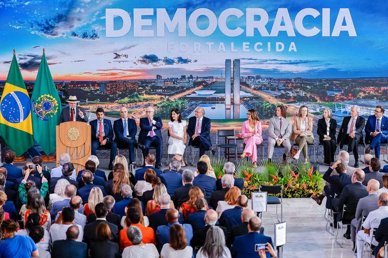 Presidente da República, Luiz Inácio Lula da Silva, durante cerimôniaguide slotdefesa da Democracia, no Palácio do Planalto