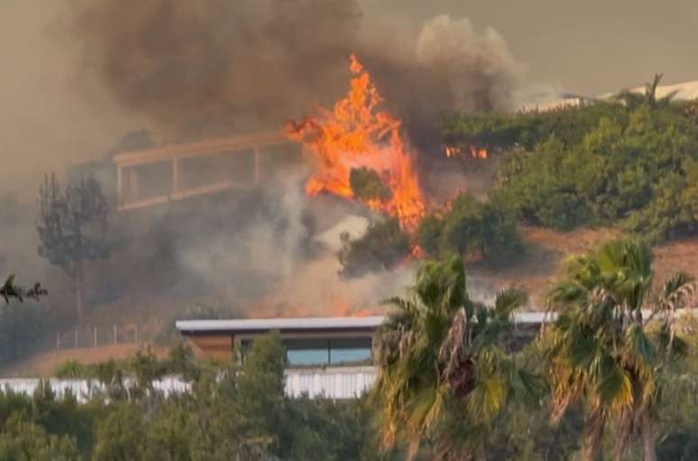 Famosos tiveram que deixar suas casas após incêndios atingirem Los Angeles 