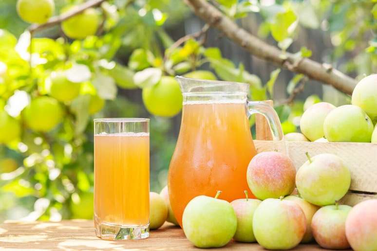 Suco de maçã com canela e gengibre 