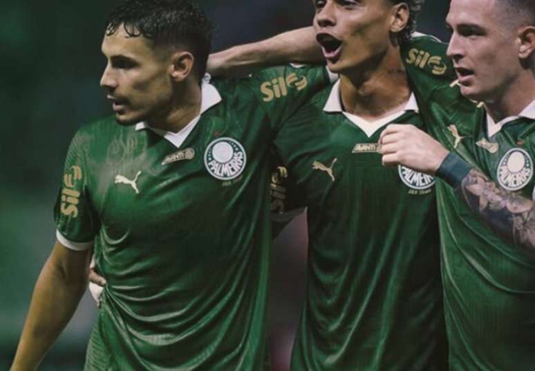 "Sil" estampará a marca nas mangas das camisas do Palmeiras.