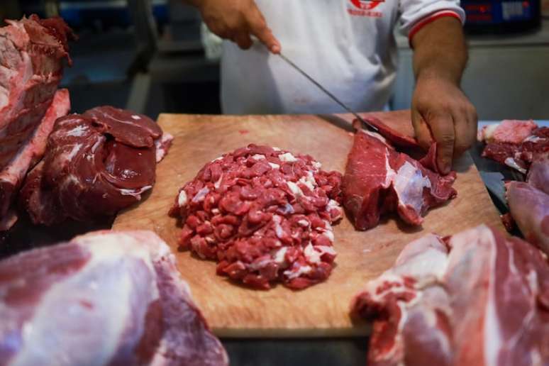 Acém subiu mais do que a picanha em 2024, segundo o IBGE