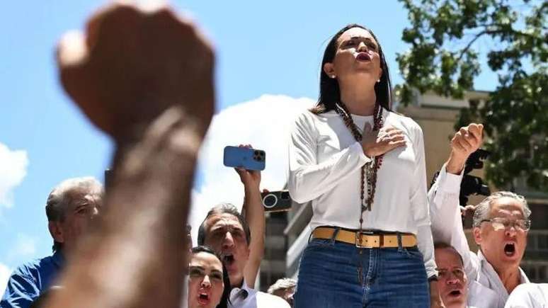 Maria Corina Machado, atual líder da oposição venezuelana, pediu que seus compatriotas superem o medo e saiam para protestar