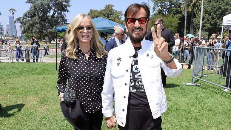 Ringo ecopabet apostas esportivasesposa, Barbara Bach,copabet apostas esportivasjulho de 2024, durante um evento anual que celebra o aniversário do baterista