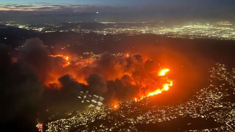 Incêndiobet nacional twitterLos Angeles já provocou o deslocamento de mais de 30 mil pessoas