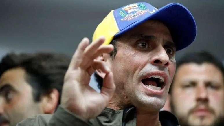 Henrique Capriles está impedido de concorrer a cargos na Venezuela