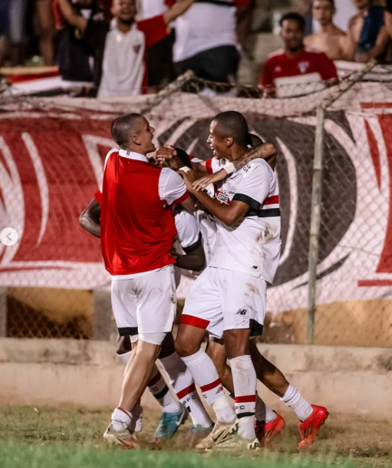 Lucas brilha e São Paulo mantém invencibilidade na Copinha 